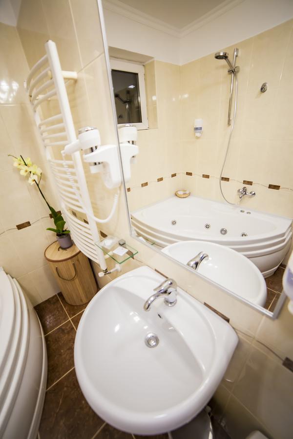 Business Class Apartment Cluj-Napoca Eksteriør billede