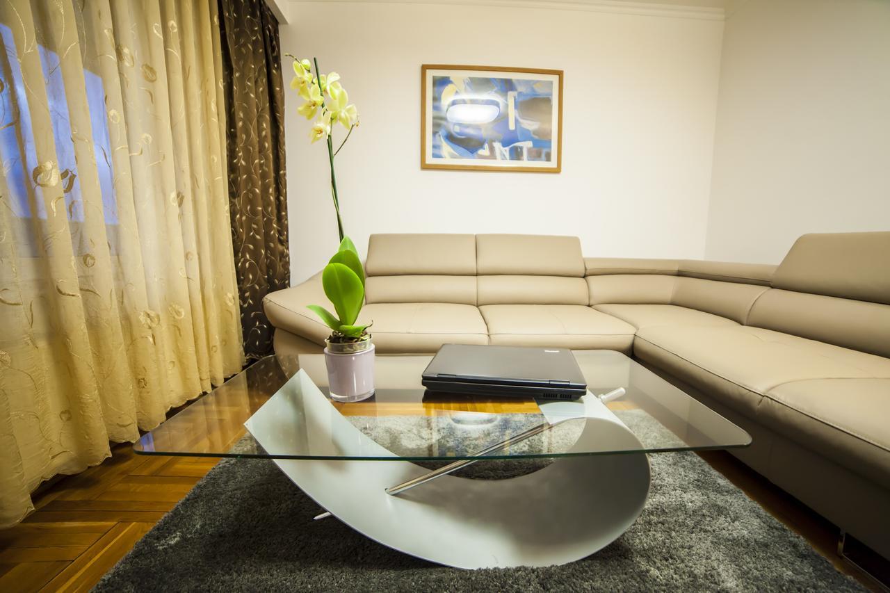 Business Class Apartment Cluj-Napoca Eksteriør billede