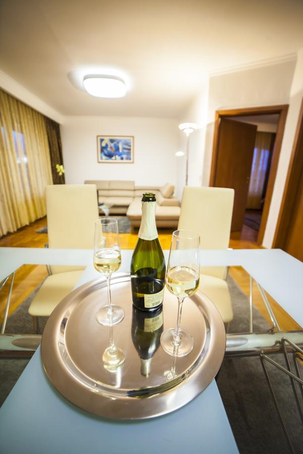 Business Class Apartment Cluj-Napoca Eksteriør billede